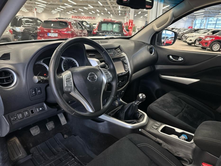 NISSAN Navara 2017