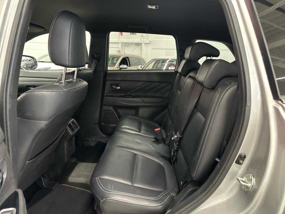 MITSUBISHI Outlander PHEV 2019