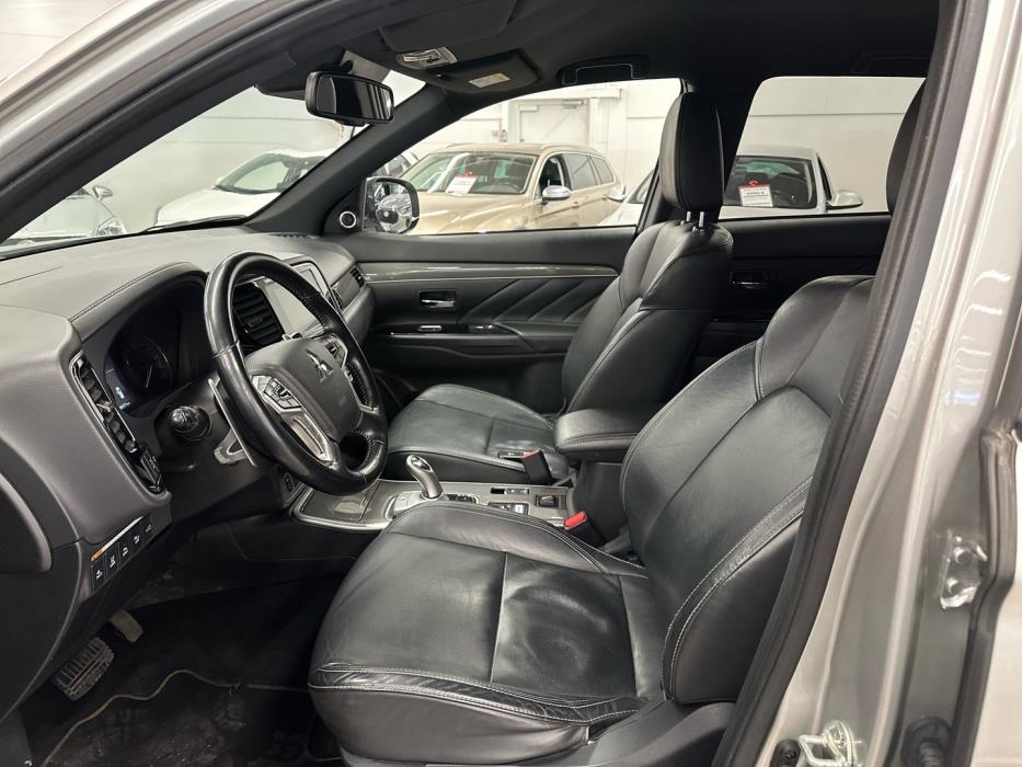 MITSUBISHI Outlander PHEV 2019