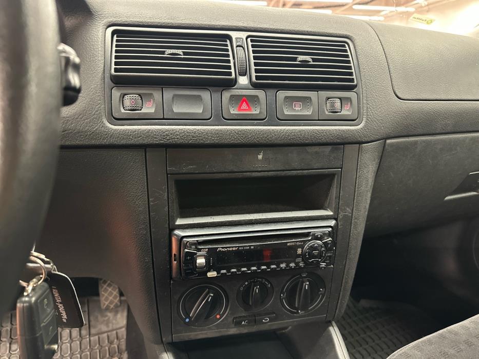 VOLKSWAGEN GOLF 2001