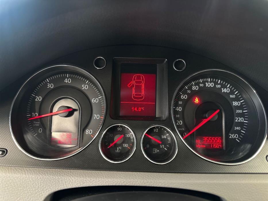 VOLKSWAGEN Passat 2005