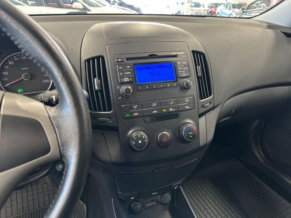 HYUNDAI i30 2009