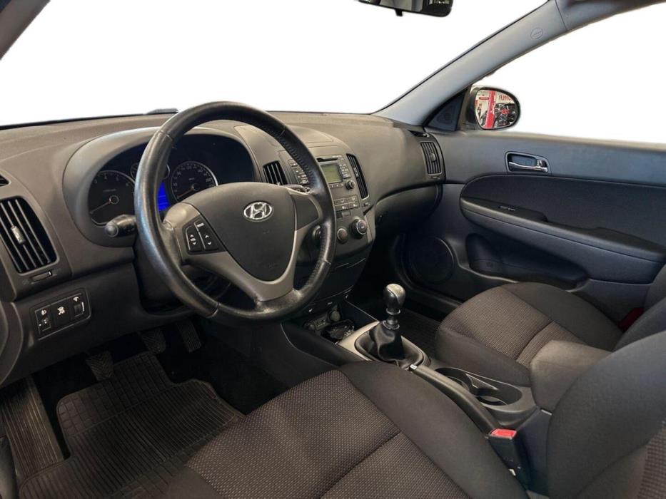 HYUNDAI i30 2009