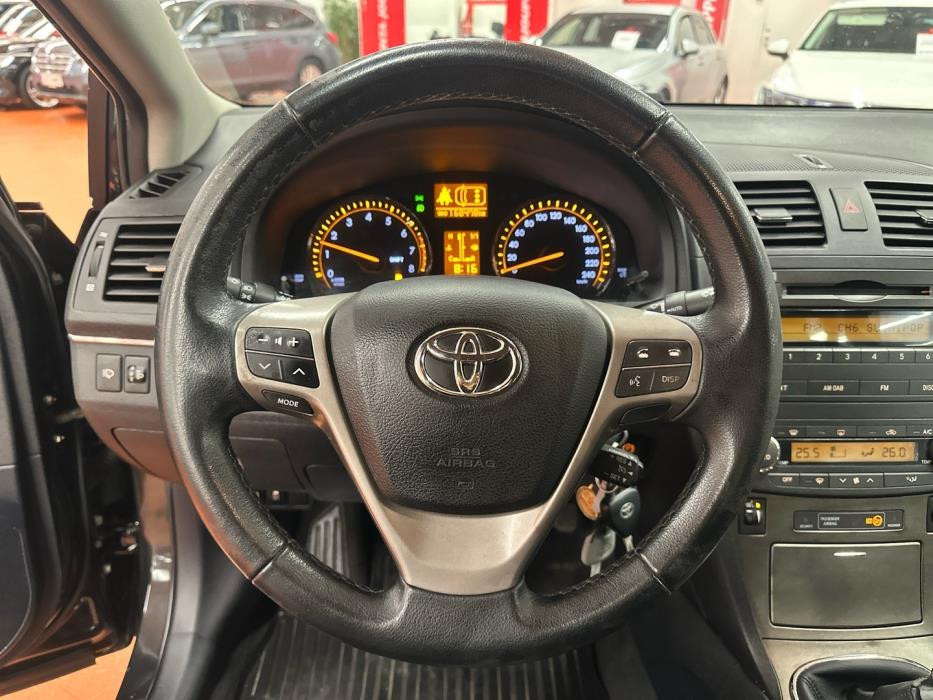 TOYOTA Avensis 2009