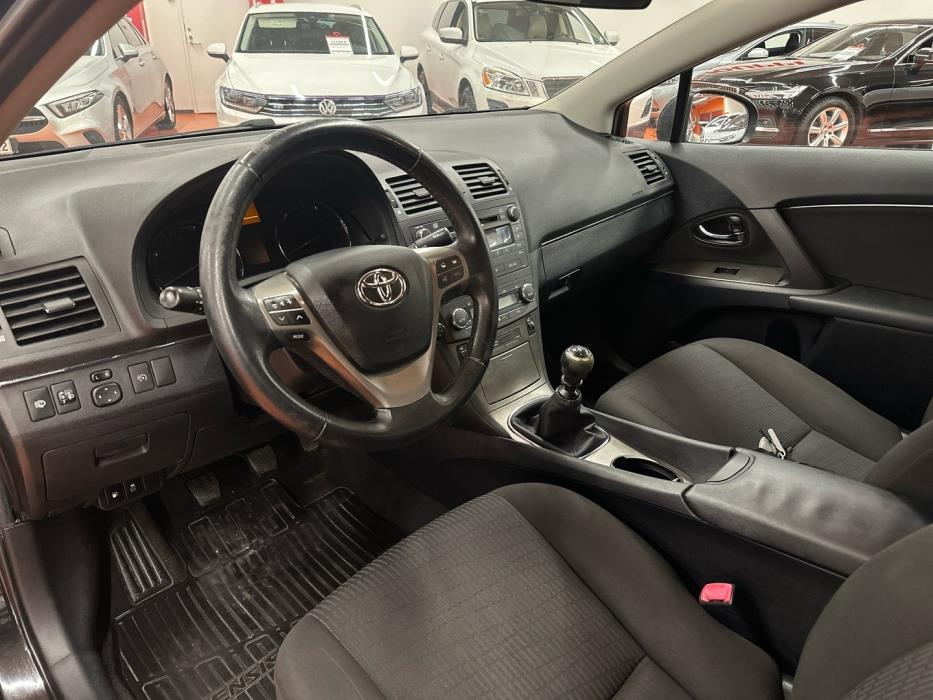 TOYOTA Avensis 2009