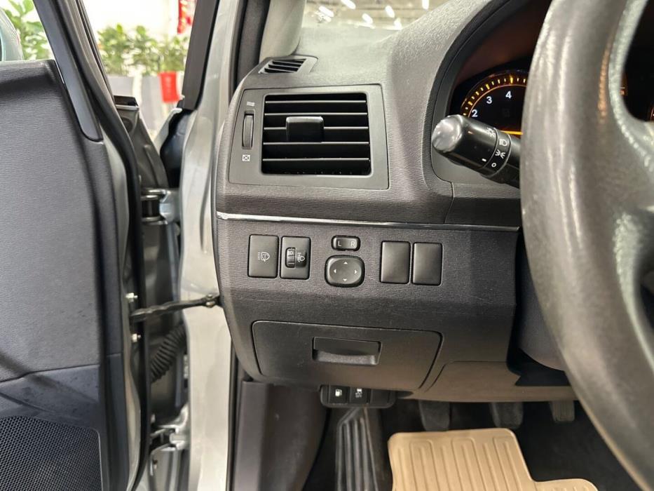 TOYOTA Avensis 2010