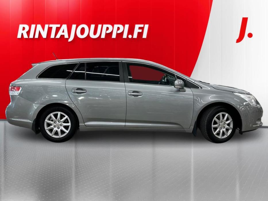 TOYOTA Avensis 2010