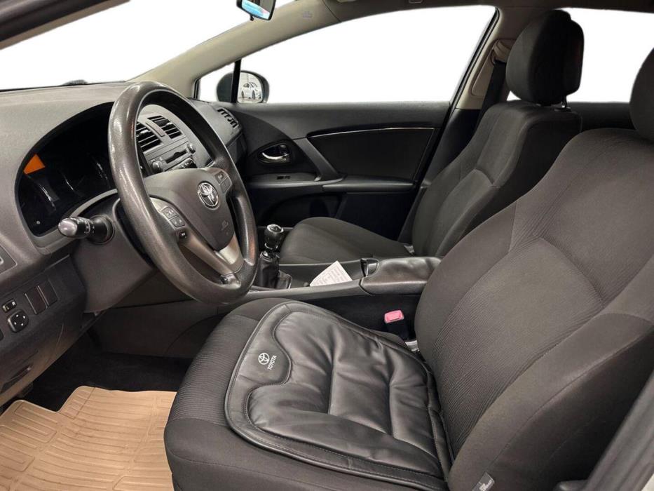 TOYOTA Avensis 2010