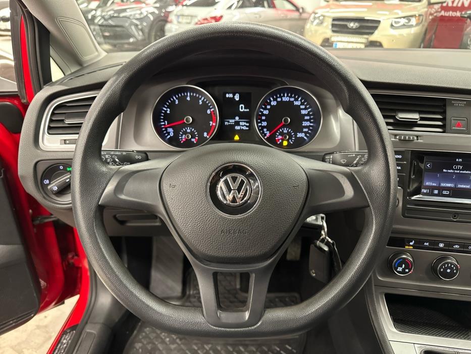 VOLKSWAGEN Golf 2014