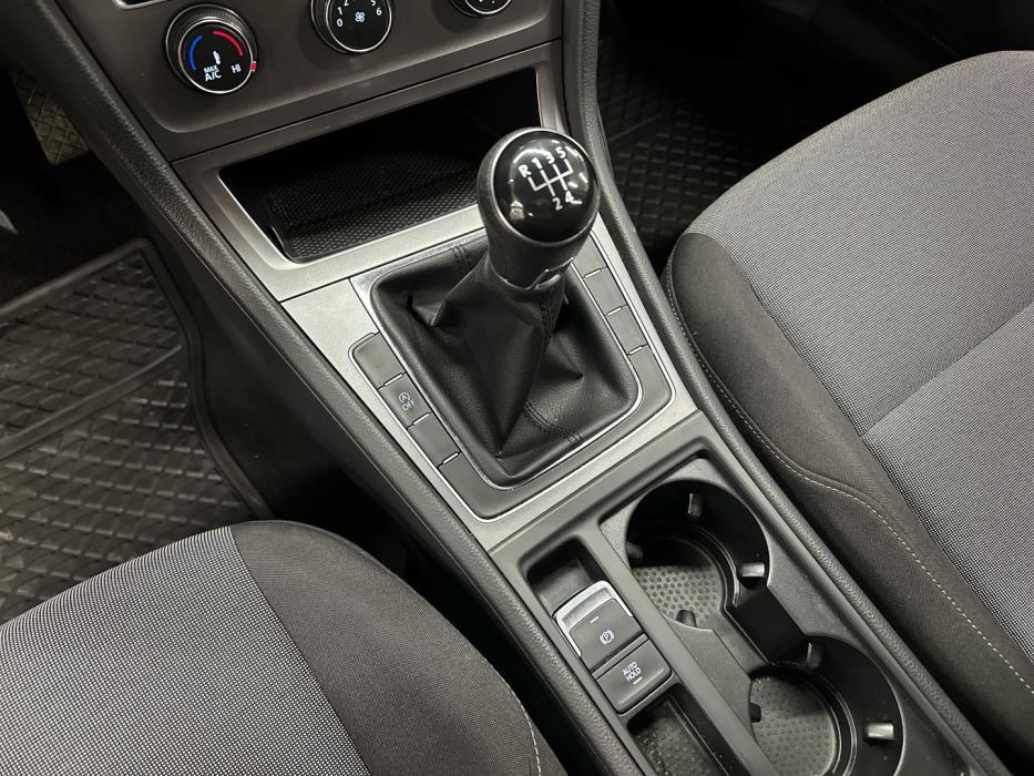 VOLKSWAGEN Golf 2014