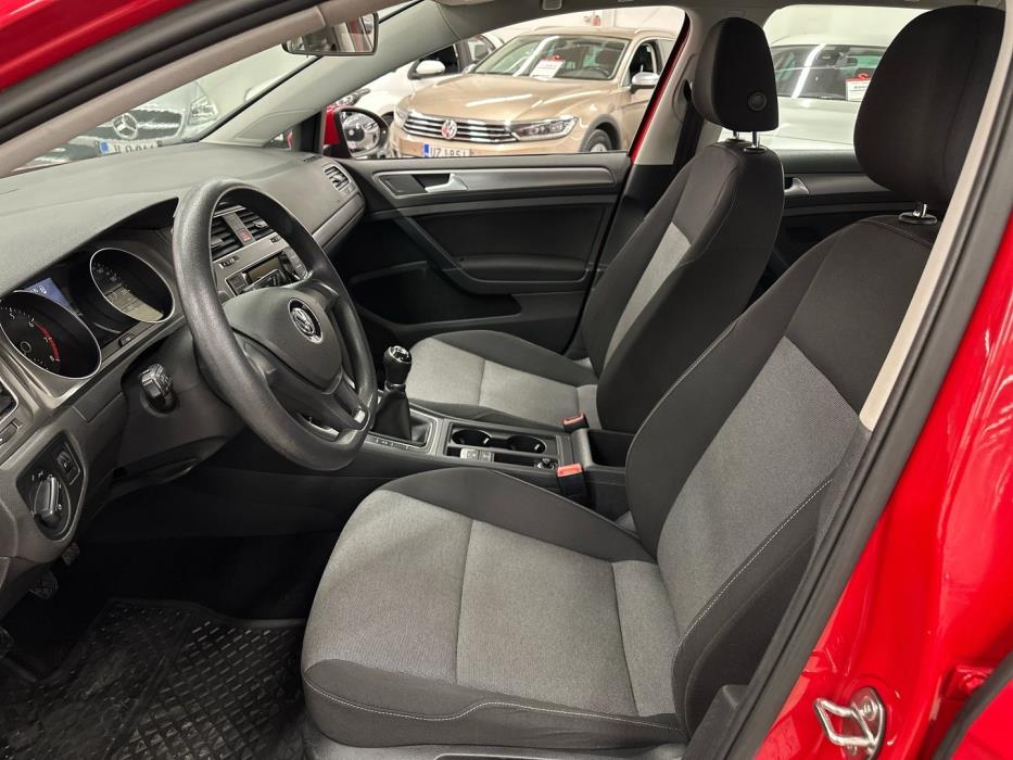 VOLKSWAGEN Golf 2014