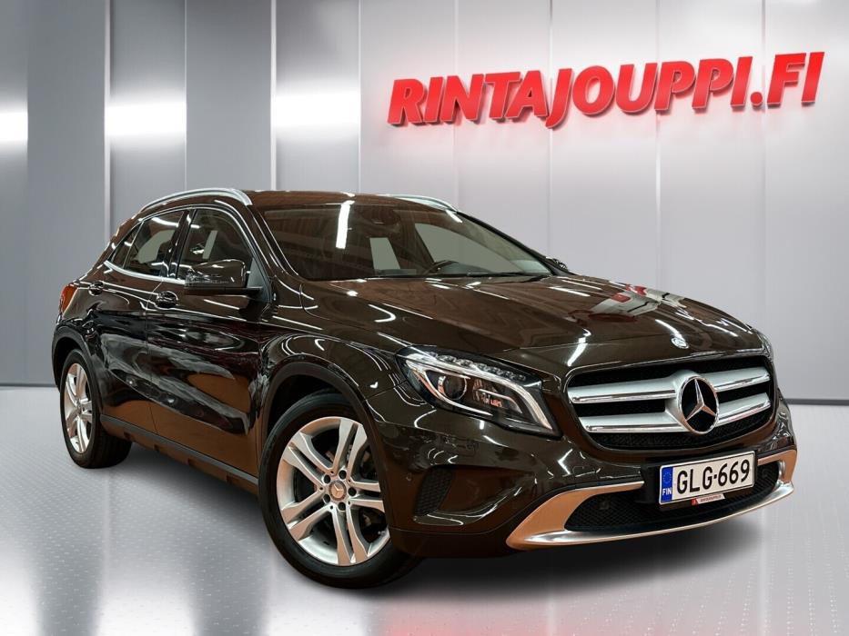 MERCEDES-BENZ GLA 2014