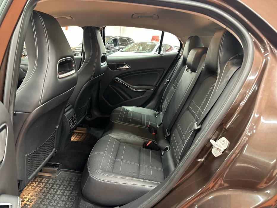 MERCEDES-BENZ GLA 2014