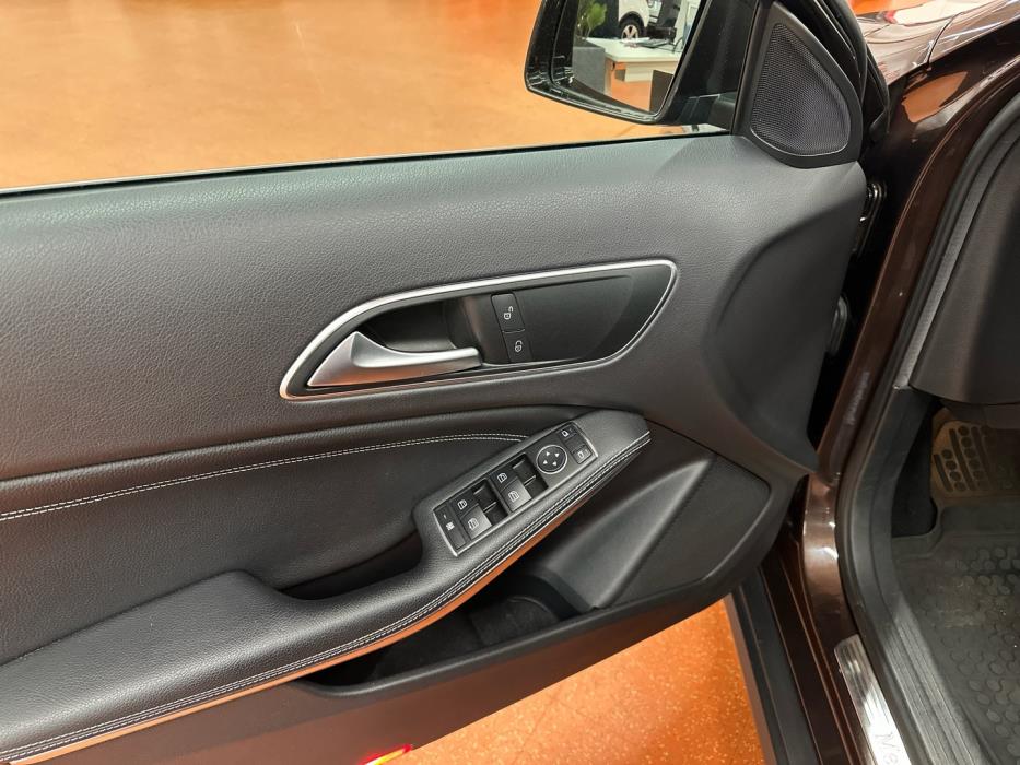 MERCEDES-BENZ GLA 2014