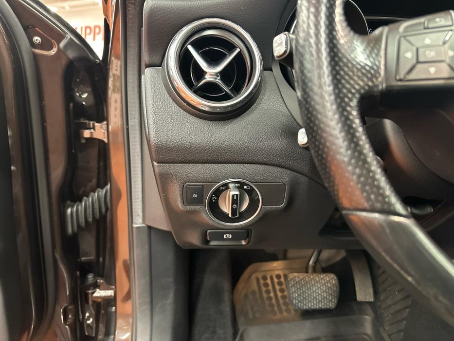 MERCEDES-BENZ GLA 2014