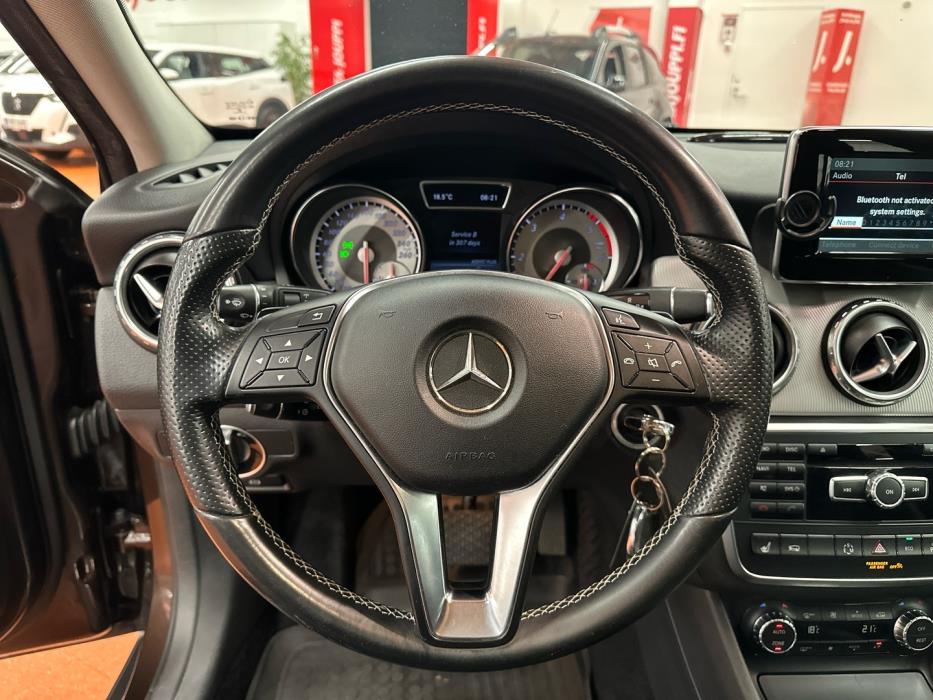 MERCEDES-BENZ GLA 2014