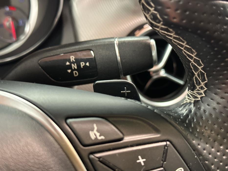 MERCEDES-BENZ GLA 2014