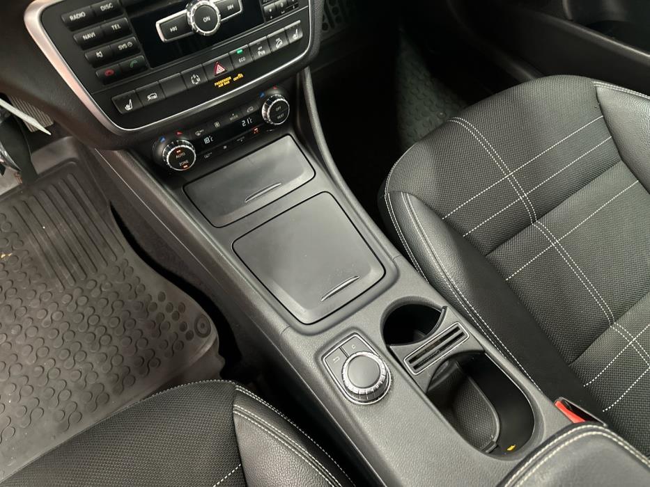 MERCEDES-BENZ GLA 2014