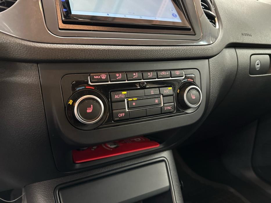 VOLKSWAGEN Tiguan 2015