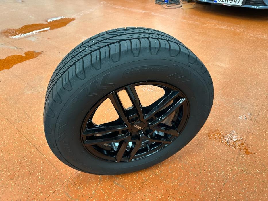 VOLKSWAGEN Tiguan 2015