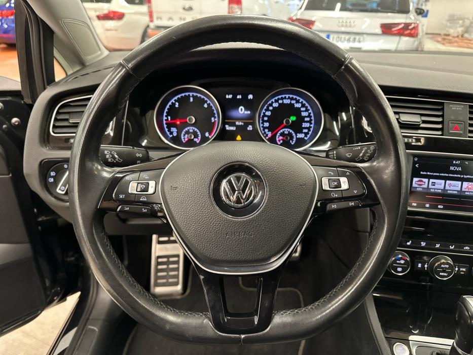 VOLKSWAGEN Golf 2016