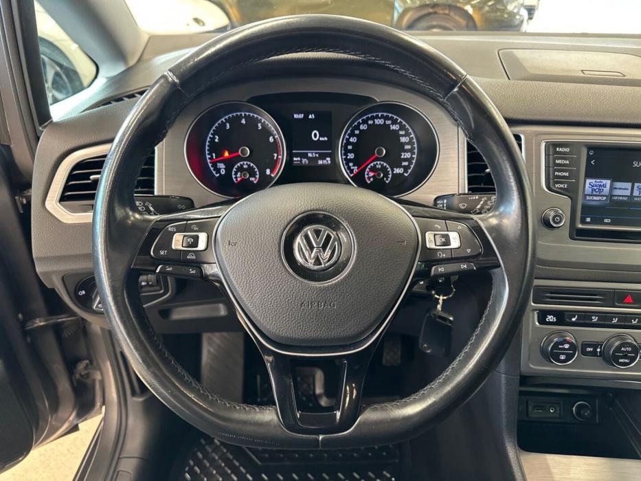 VOLKSWAGEN Golf Sportsvan 2016