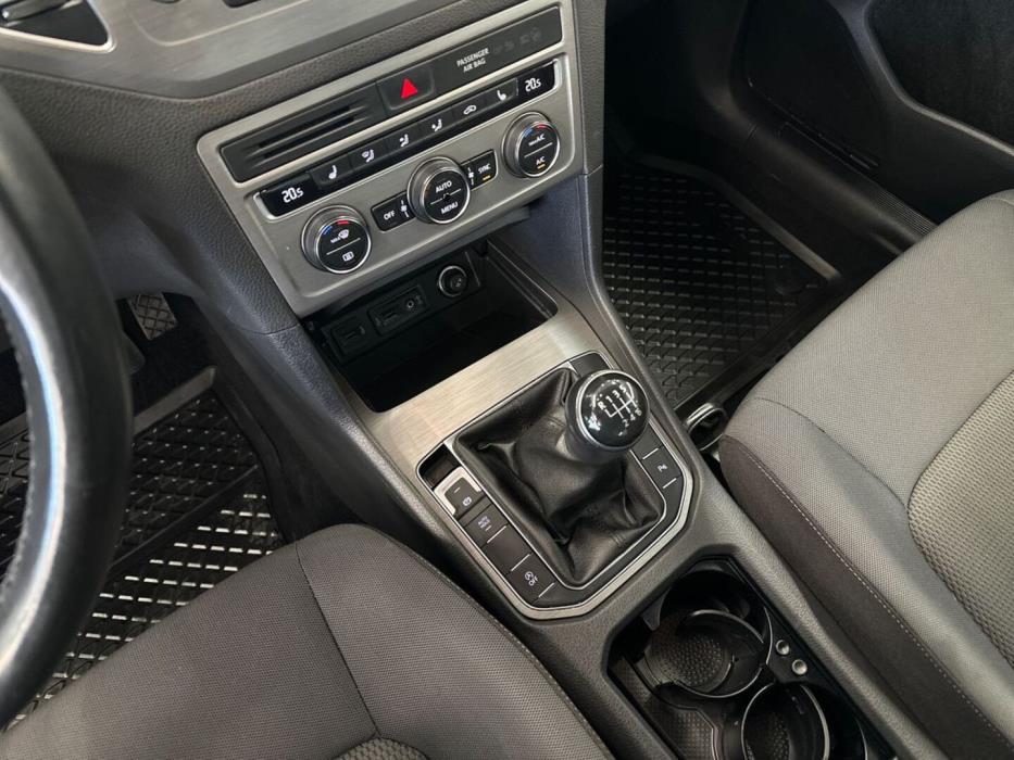 VOLKSWAGEN Golf Sportsvan 2016
