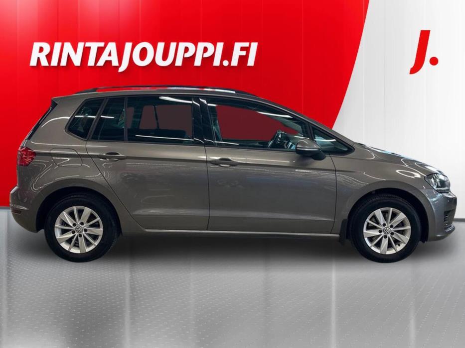 VOLKSWAGEN Golf Sportsvan 2016
