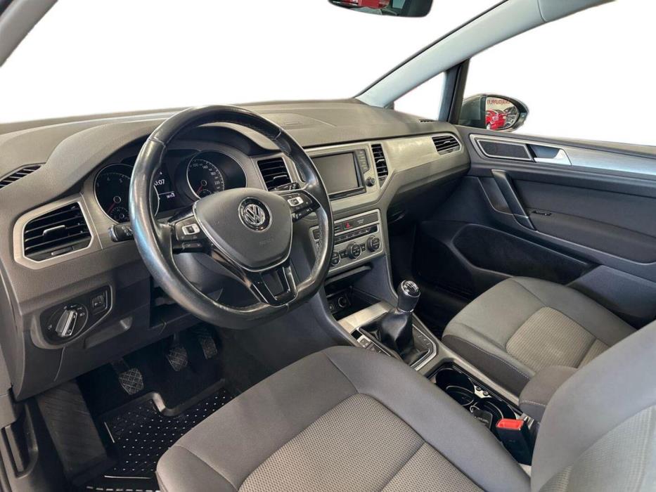 VOLKSWAGEN Golf Sportsvan 2016