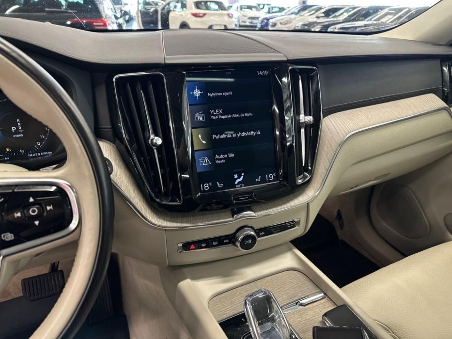 VOLVO XC60 2019