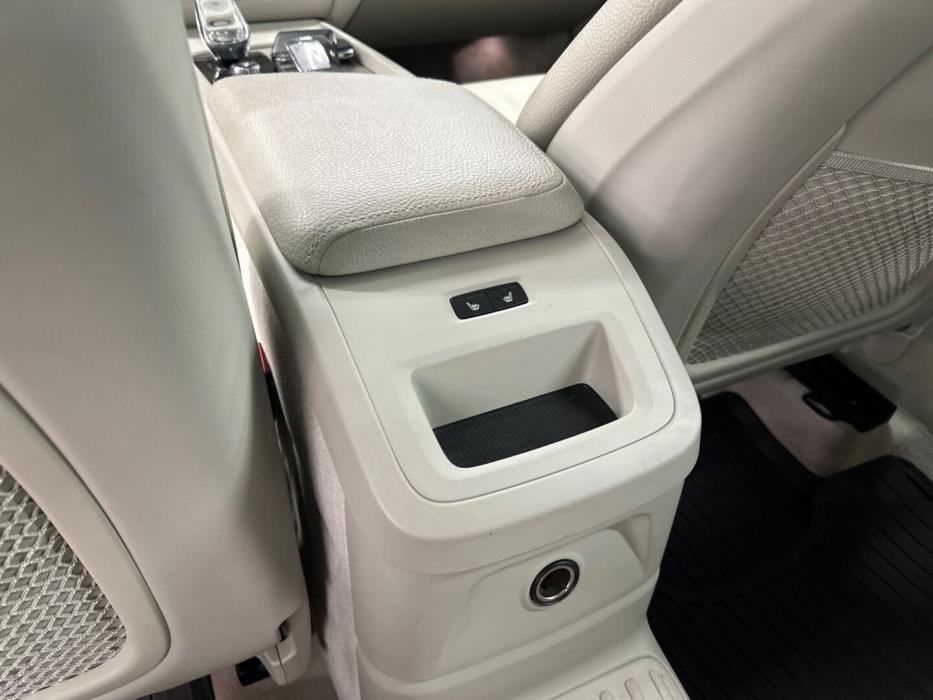 VOLVO XC60 2019