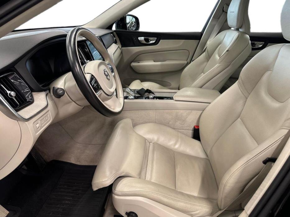 VOLVO XC60 2019