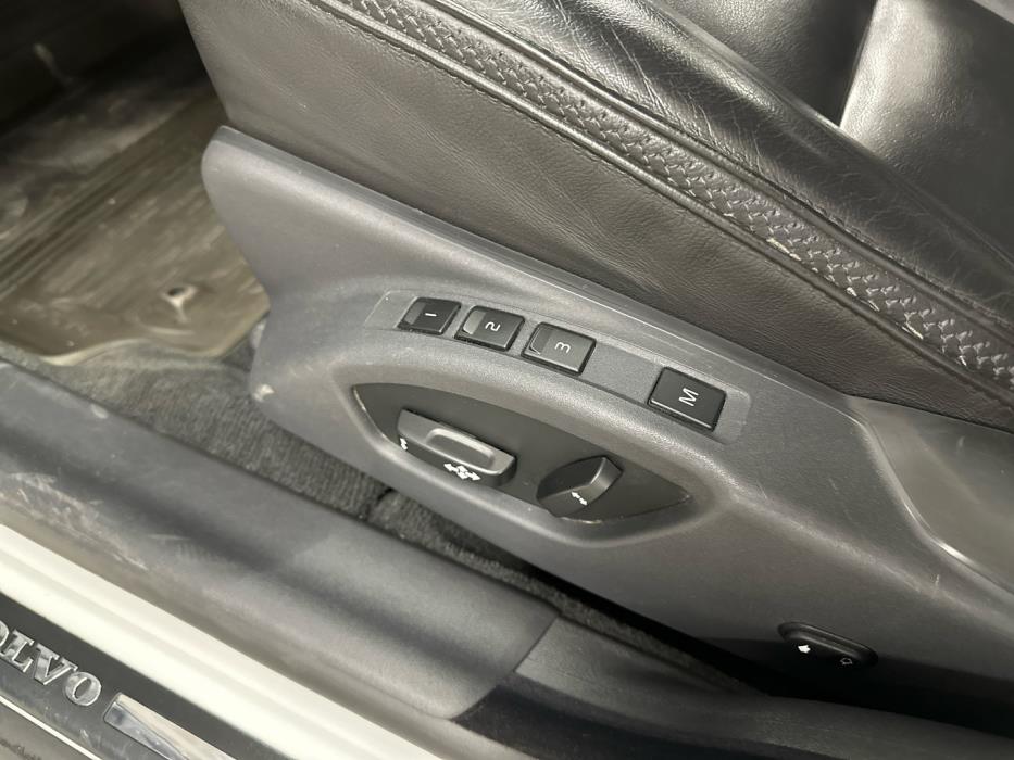VOLVO XC70 2016
