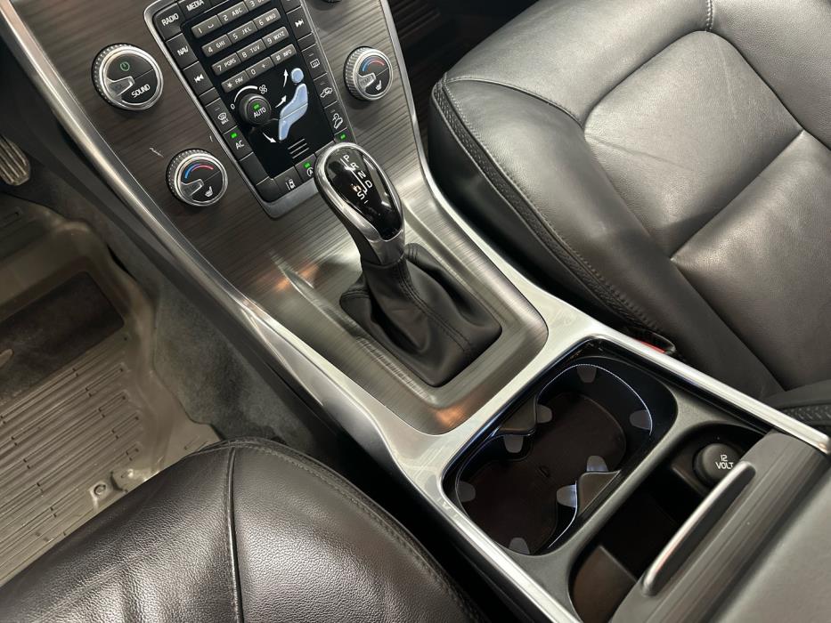 VOLVO XC70 2016
