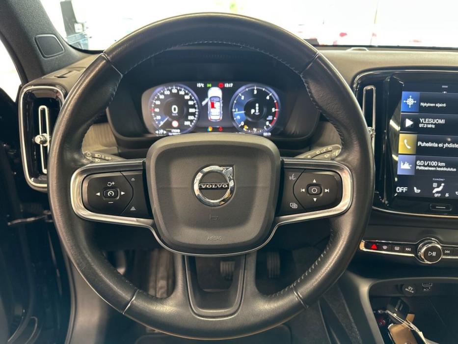 VOLVO XC40 2019