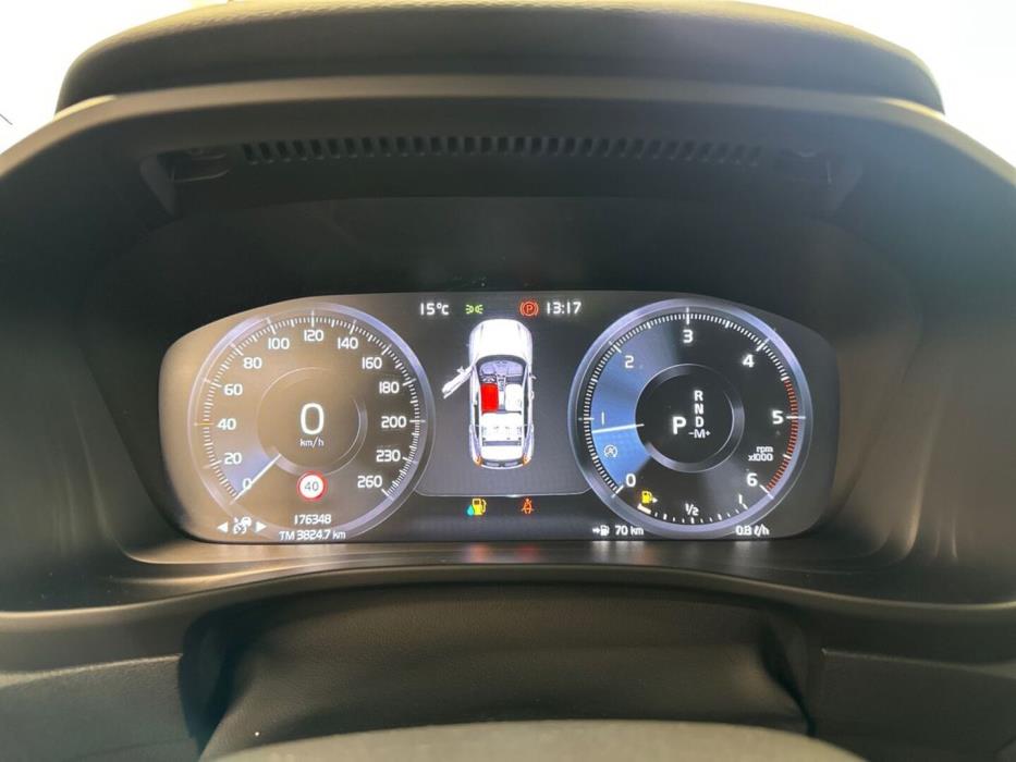 VOLVO XC40 2019