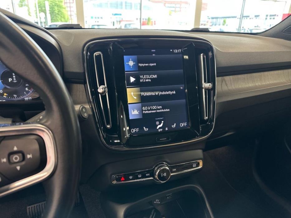 VOLVO XC40 2019