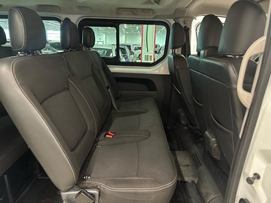 RENAULT Trafic Passenger 2020