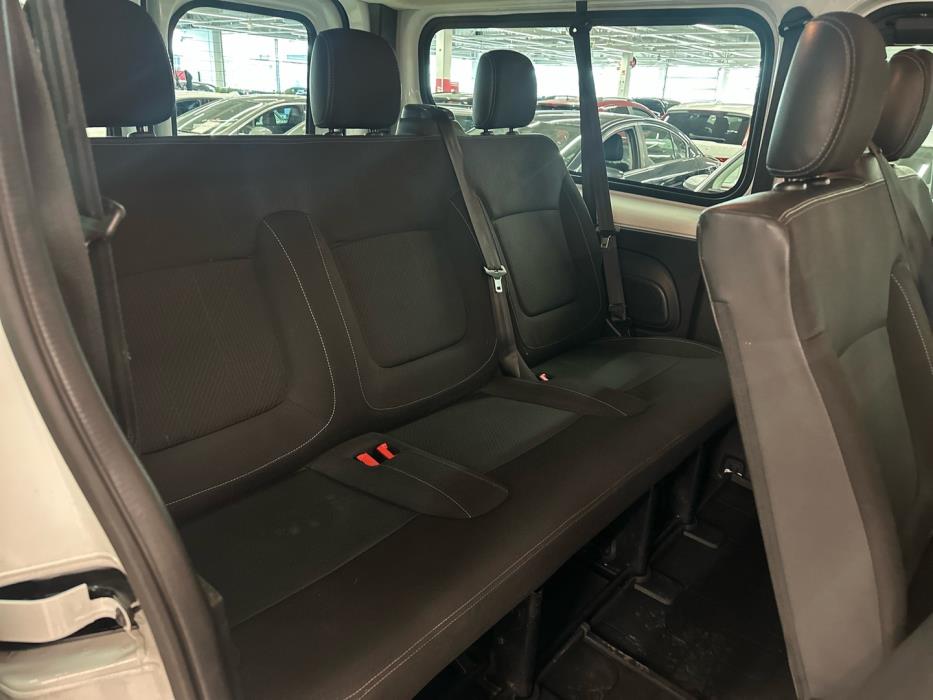 RENAULT Trafic Passenger 2020