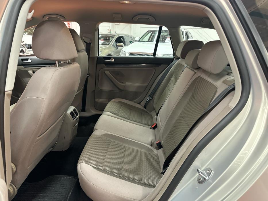 VOLKSWAGEN Golf 2010