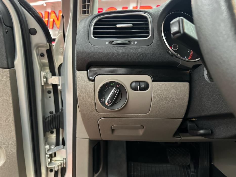 VOLKSWAGEN Golf 2010