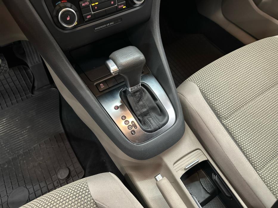 VOLKSWAGEN Golf 2010