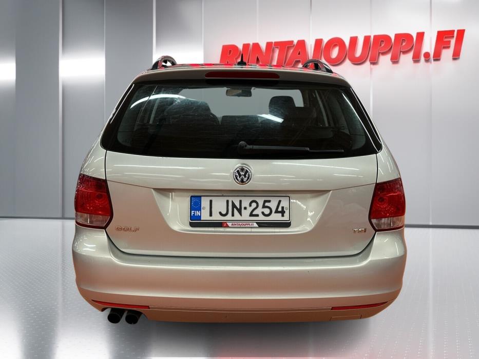 VOLKSWAGEN Golf 2010