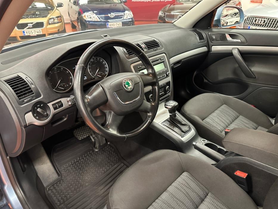 SKODA Octavia 2011