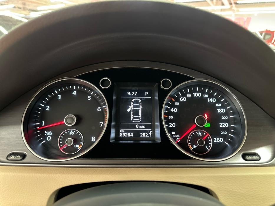 VOLKSWAGEN Passat 2014