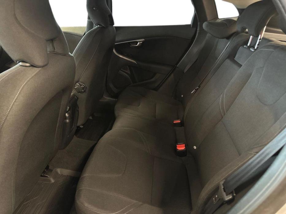 VOLVO V40 2014