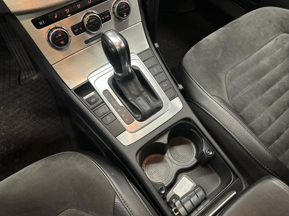 VOLKSWAGEN Passat 2014