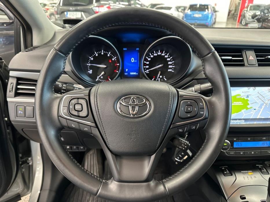 TOYOTA Avensis 2016