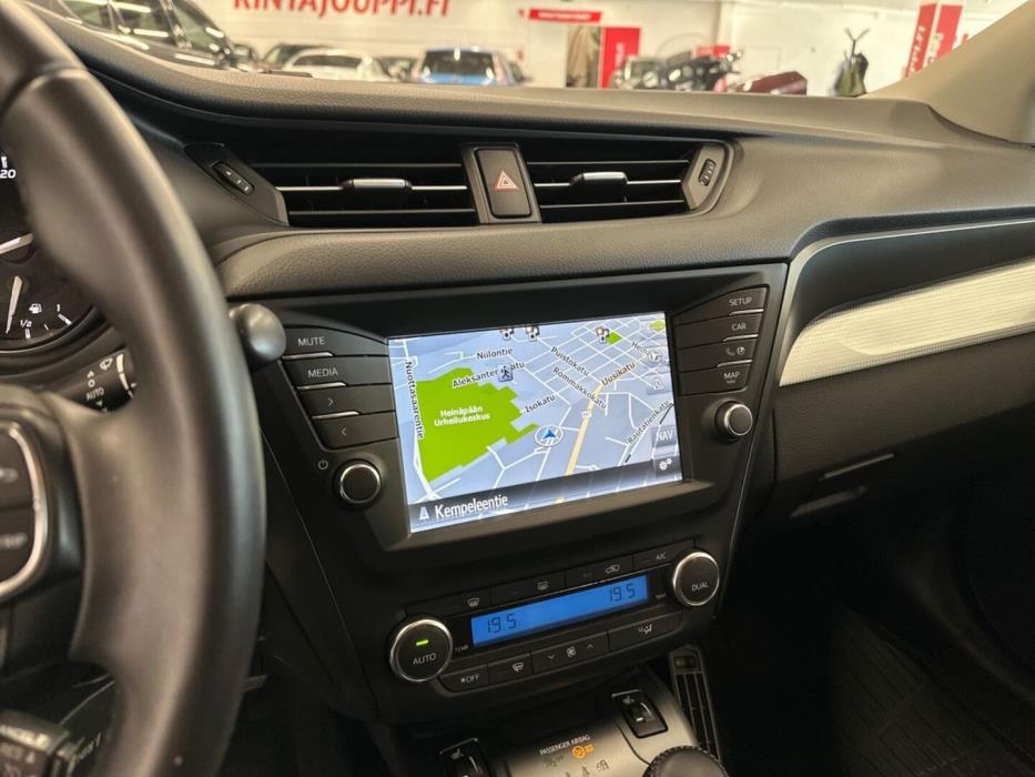 TOYOTA Avensis 2016