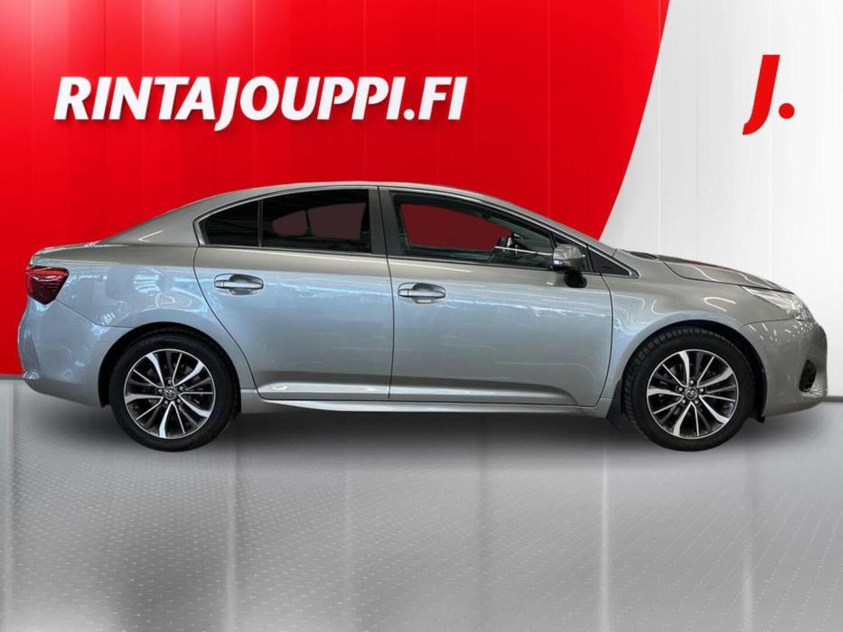 TOYOTA Avensis 2016